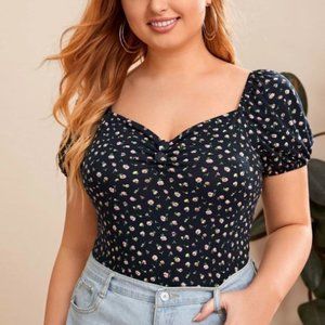 SHEIN Plus Button Detail Ruched Front Puff Sleeve Top